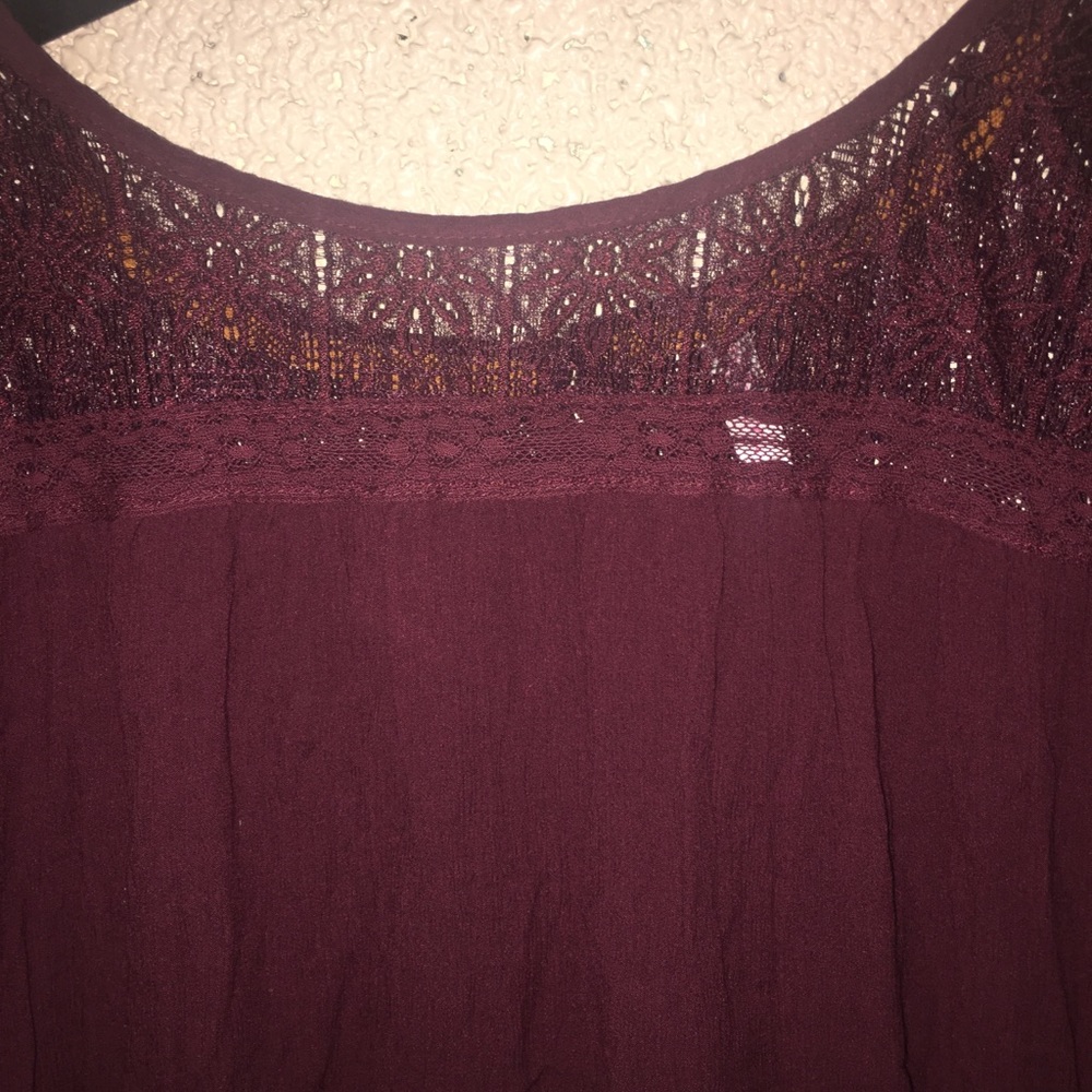 Detailed maroon top